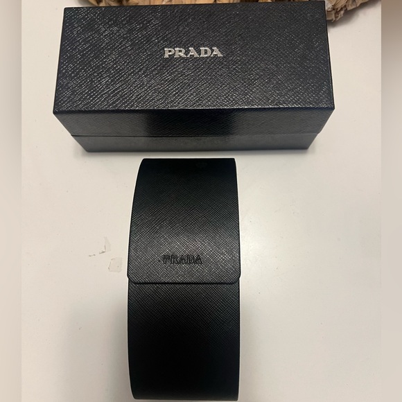 Prada eyeglasses case with box - Picture 1 of 10